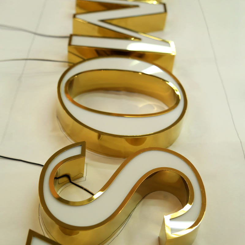 ステンレス製LED文字